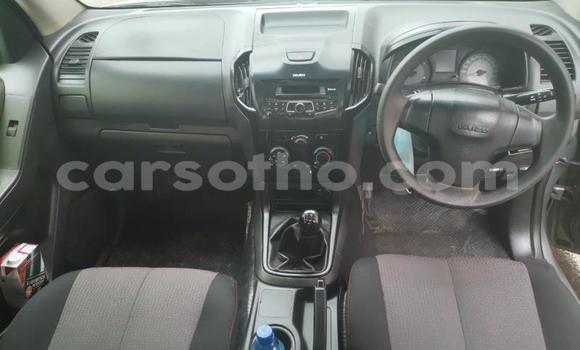 Acheter Occasion Voiture Isuzu KB Beige à Butha Buthe, Butha-Buthe Acheter Occasion Voiture Isuzu KB Beige à Butha Buthe, Butha-Buthe