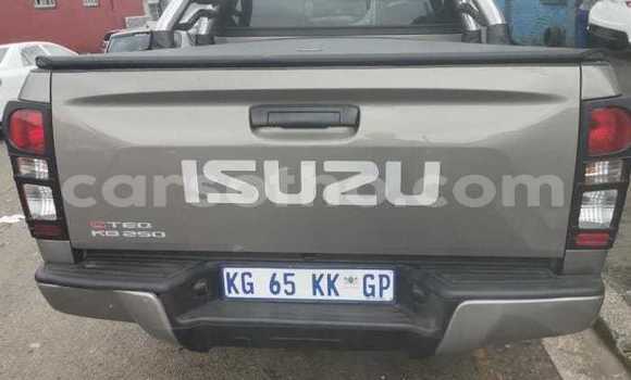 Acheter Occasion Voiture Isuzu KB Beige à Butha Buthe, Butha-Buthe Acheter Occasion Voiture Isuzu KB Beige à Butha Buthe, Butha-Buthe