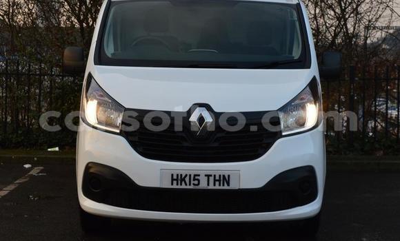 Sayi Na hannu Renault Trafic White Babbar mota in Maseru a Maseru