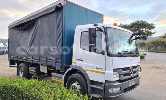 اشتري مستعمل Mercedes‒Benz Truck Other شاحنة في Maseru في Maseru اشتري مستعمل Mercedes‒Benz Truck Other شاحنة في Maseru في Maseru