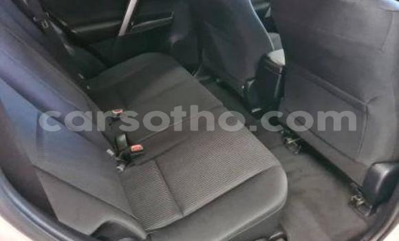 اشتري مستعمل Toyota RAV4 White سيارة في Maseru في Maseru اشتري مستعمل Toyota RAV4 White سيارة في Maseru في Maseru