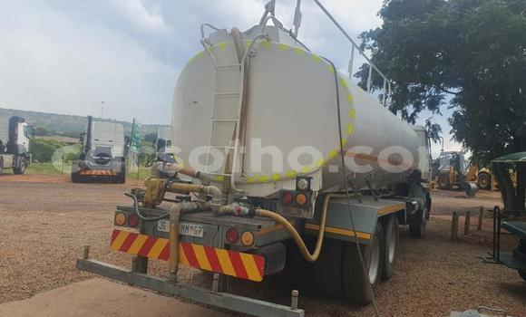 اشتري مستعمل Nissan UD White شاحنة في Maseru في Maseru اشتري مستعمل Nissan UD White شاحنة في Maseru في Maseru