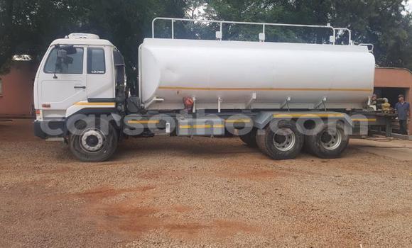 اشتري مستعمل Nissan UD White شاحنة في Maseru في Maseru اشتري مستعمل Nissan UD White شاحنة في Maseru في Maseru