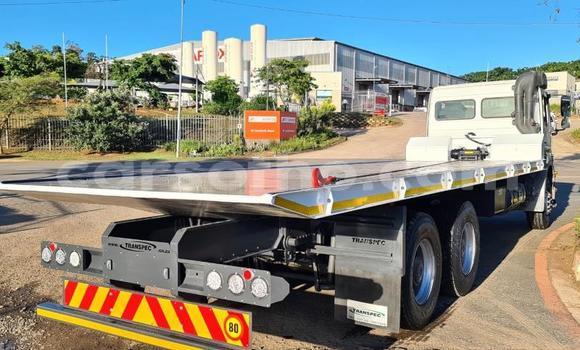 اشتري مستعمل Mercedes‒Benz Truck White شاحنة في Maseru في Maseru اشتري مستعمل Mercedes‒Benz Truck White شاحنة في Maseru في Maseru