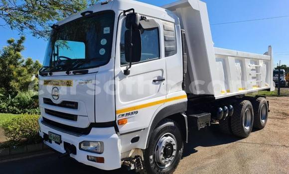 Acheter Occasion Utilitaire Nissan UD Blanc à Maseru, Maseru Acheter Occasion Utilitaire Nissan UD Blanc à Maseru, Maseru