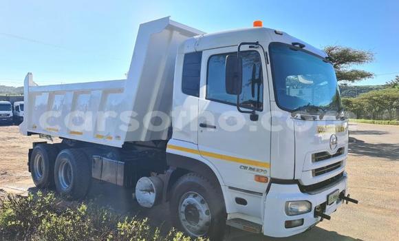 Acheter Occasion Utilitaire Nissan UD Blanc à Maseru, Maseru Acheter Occasion Utilitaire Nissan UD Blanc à Maseru, Maseru