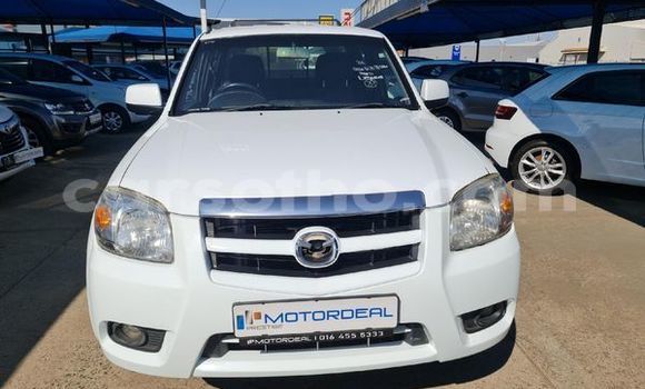 Sayi Na hannu Mazda BT-50 White Mota in Maseru a Maseru Sayi Na hannu Mazda BT-50 White Mota in Maseru a Maseru