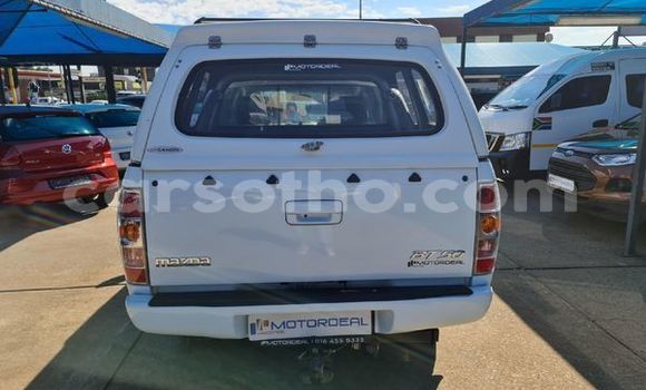 Sayi Na hannu Mazda BT-50 White Mota in Maseru a Maseru Sayi Na hannu Mazda BT-50 White Mota in Maseru a Maseru