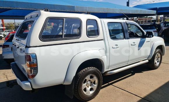 Sayi Na hannu Mazda BT-50 White Mota in Maseru a Maseru Sayi Na hannu Mazda BT-50 White Mota in Maseru a Maseru