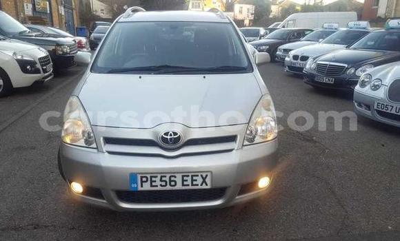 Buy Used Toyota Corolla Verso Silver Car in Peka in Leribe Buy Used Toyota Corolla Verso Silver Car in Peka in Leribe