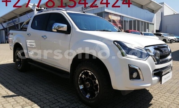 Buy Used Isuzu KB White Car in Maseru in Maseru Buy Used Isuzu KB White Car in Maseru in Maseru
