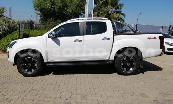 Sayi Na hannu Isuzu KB White Mota in Maseru a Maseru Sayi Na hannu Isuzu KB White Mota in Maseru a Maseru