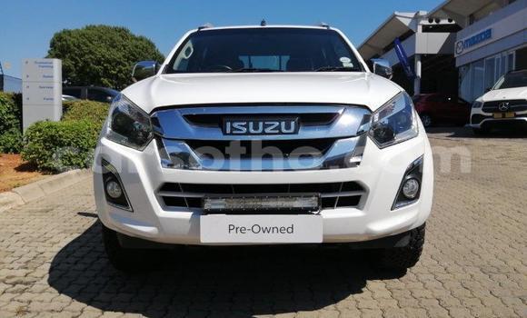 Sayi Na hannu Isuzu KB White Mota in Maseru a Maseru Sayi Na hannu Isuzu KB White Mota in Maseru a Maseru