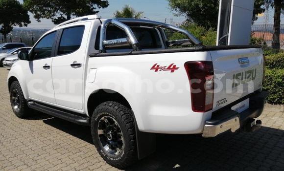 Sayi Na hannu Isuzu KB White Mota in Maseru a Maseru Sayi Na hannu Isuzu KB White Mota in Maseru a Maseru