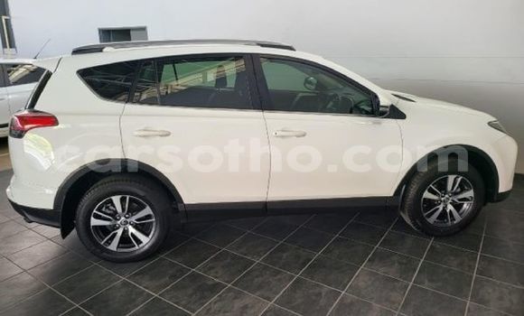 Acheter Occasion Voiture Toyota RAV4 Blanc à Maseru, Maseru Acheter Occasion Voiture Toyota RAV4 Blanc à Maseru, Maseru