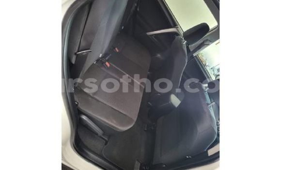 Acheter Occasion Voiture Toyota RAV4 Blanc à Maseru, Maseru Acheter Occasion Voiture Toyota RAV4 Blanc à Maseru, Maseru