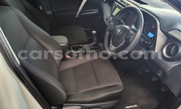 Acheter Occasion Voiture Toyota RAV4 Blanc à Maseru, Maseru Acheter Occasion Voiture Toyota RAV4 Blanc à Maseru, Maseru