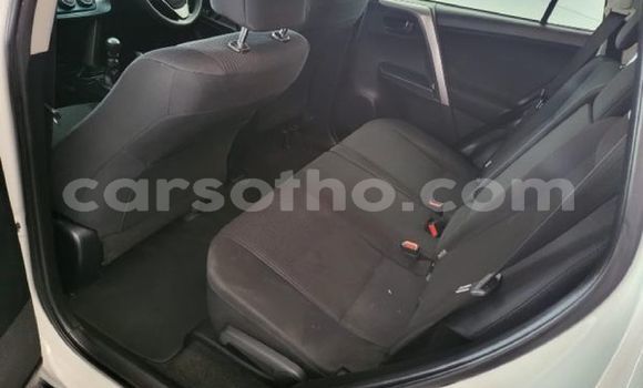 Acheter Occasion Voiture Toyota RAV4 Blanc à Maseru, Maseru Acheter Occasion Voiture Toyota RAV4 Blanc à Maseru, Maseru