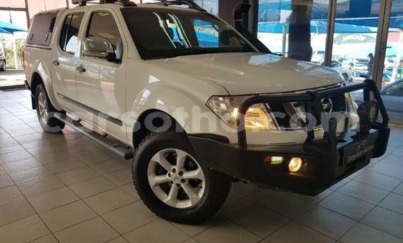 Sayi Na hannu Nissan Navara White Mota in Maseru a Maseru Sayi Na hannu Nissan Navara White Mota in Maseru a Maseru