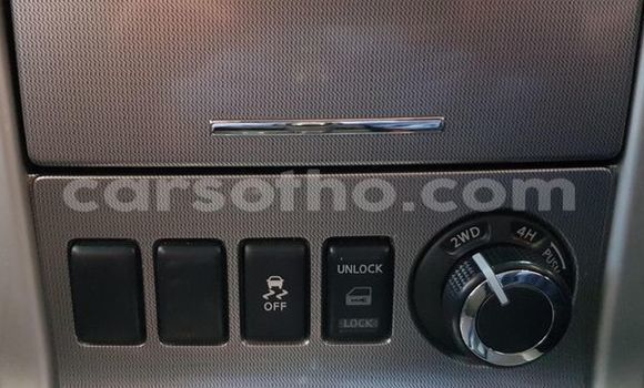 Sayi Na hannu Nissan Navara White Mota in Maseru a Maseru Sayi Na hannu Nissan Navara White Mota in Maseru a Maseru