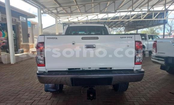 Buy Used Toyota Hilux White Car in Maseru in Maseru Buy Used Toyota Hilux White Car in Maseru in Maseru