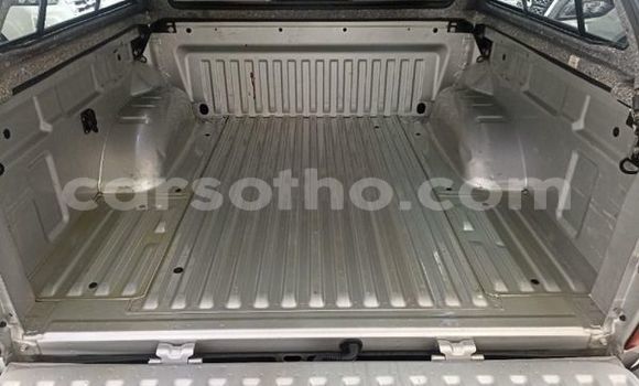 Acheter Occasion Voiture Nissan Navara Gris à Maseru, Maseru Acheter Occasion Voiture Nissan Navara Gris à Maseru, Maseru