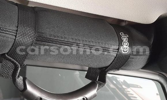 Sayi Na hannu Jeep Wrangler White Mota in Maseru a Maseru Sayi Na hannu Jeep Wrangler White Mota in Maseru a Maseru