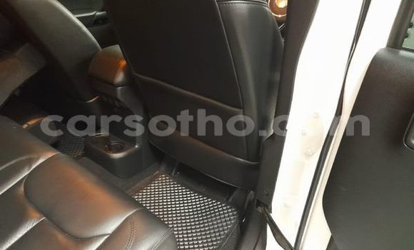 Sayi Na hannu Jeep Wrangler White Mota in Maseru a Maseru Sayi Na hannu Jeep Wrangler White Mota in Maseru a Maseru