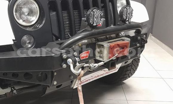 Sayi Na hannu Jeep Wrangler White Mota in Maseru a Maseru Sayi Na hannu Jeep Wrangler White Mota in Maseru a Maseru