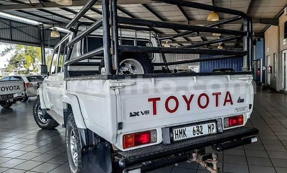 Sayi Na hannu Toyota Land Cruiser White Mota in Maseru a Maseru Sayi Na hannu Toyota Land Cruiser White Mota in Maseru a Maseru