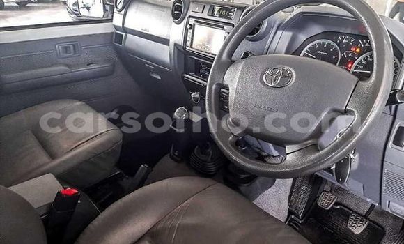 Sayi Na hannu Toyota Land Cruiser White Mota in Maseru a Maseru Sayi Na hannu Toyota Land Cruiser White Mota in Maseru a Maseru