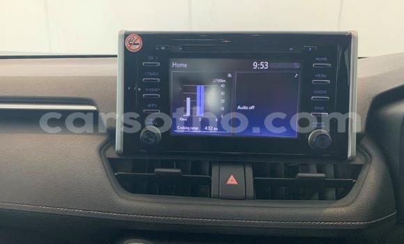 Sayi Na hannu Toyota RAV4 White Mota in Maseru a Maseru Sayi Na hannu Toyota RAV4 White Mota in Maseru a Maseru