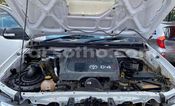 Sayi Na hannu Toyota Hilux White Mota in Maseru a Maseru Sayi Na hannu Toyota Hilux White Mota in Maseru a Maseru