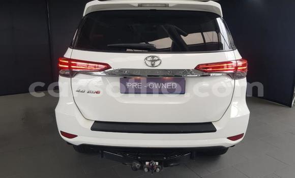 Acheter Occasion Voiture Toyota Fortuner Blanc à Maseru, Maseru Acheter Occasion Voiture Toyota Fortuner Blanc à Maseru, Maseru