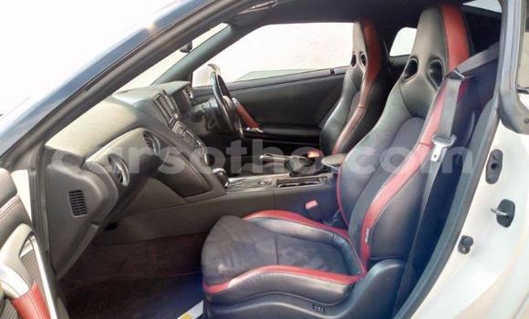 Sayi Na hannu Nissan GT-R White Mota in Maseru a Maseru Sayi Na hannu Nissan GT-R White Mota in Maseru a Maseru