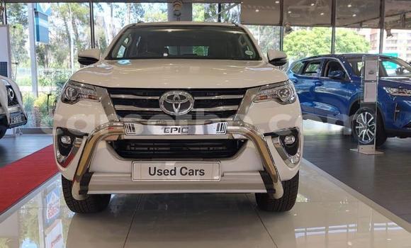 Buy Used Toyota Fortuner White Car in Maseru in Maseru Buy Used Toyota Fortuner White Car in Maseru in Maseru