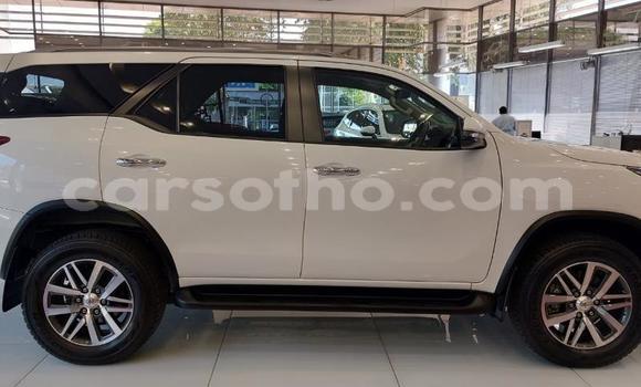 Buy Used Toyota Fortuner White Car in Maseru in Maseru Buy Used Toyota Fortuner White Car in Maseru in Maseru
