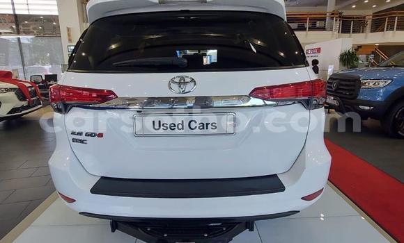 Buy Used Toyota Fortuner White Car in Maseru in Maseru Buy Used Toyota Fortuner White Car in Maseru in Maseru