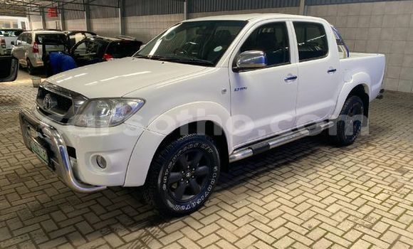 اشتري مستعمل Toyota Hilux White سيارة في Maseru في Maseru اشتري مستعمل Toyota Hilux White سيارة في Maseru في Maseru