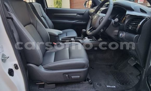 Acheter Occasion Voiture Toyota Hilux Blanc à Maseru, Maseru Acheter Occasion Voiture Toyota Hilux Blanc à Maseru, Maseru