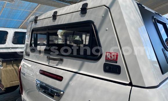 Acheter Occasion Voiture Toyota Hilux Blanc à Maseru, Maseru Acheter Occasion Voiture Toyota Hilux Blanc à Maseru, Maseru