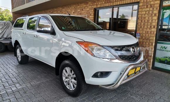 Sayi Na hannu Mazda BT-50 White Mota in Maseru a Maseru Sayi Na hannu Mazda BT-50 White Mota in Maseru a Maseru