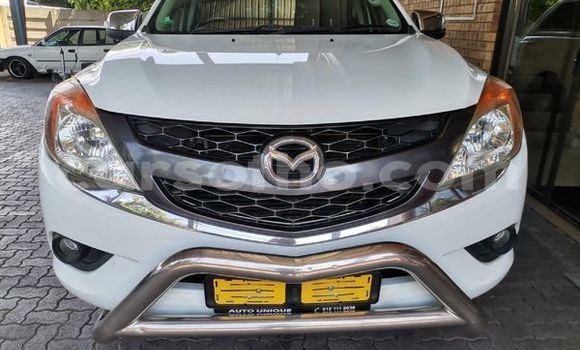 Sayi Na hannu Mazda BT-50 White Mota in Maseru a Maseru Sayi Na hannu Mazda BT-50 White Mota in Maseru a Maseru