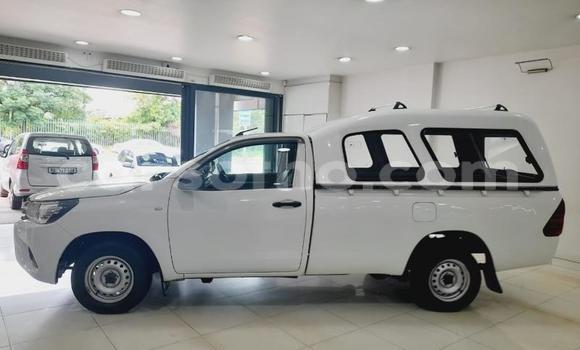 Buy Used Toyota Hilux White Car in Maseru in Maseru Buy Used Toyota Hilux White Car in Maseru in Maseru