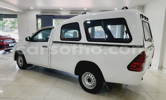 Buy Used Toyota Hilux White Car in Maseru in Maseru Buy Used Toyota Hilux White Car in Maseru in Maseru