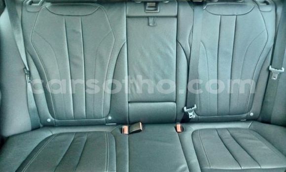 Sayi Na hannu BMW M5 White Mota in Maseru a Maseru Sayi Na hannu BMW M5 White Mota in Maseru a Maseru