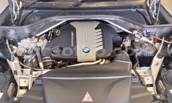 Sayi Na hannu BMW M5 White Mota in Maseru a Maseru Sayi Na hannu BMW M5 White Mota in Maseru a Maseru