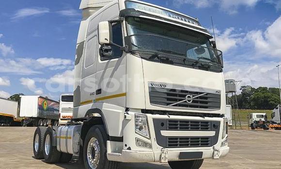 اشتري مستعمل Volvo 440 White سيارة في Maseru في Maseru اشتري مستعمل Volvo 440 White سيارة في Maseru في Maseru