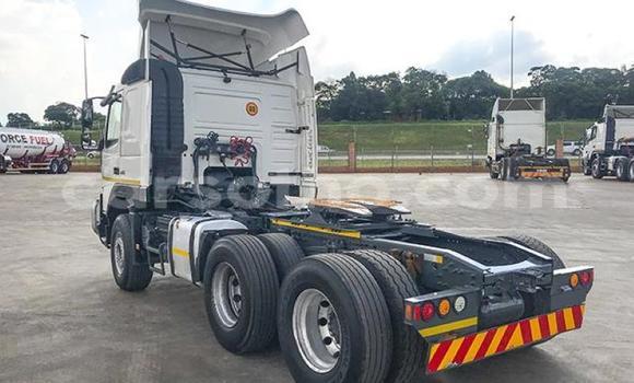 اشتري مستعمل Volvo 440 White سيارة في Maseru في Maseru اشتري مستعمل Volvo 440 White سيارة في Maseru في Maseru