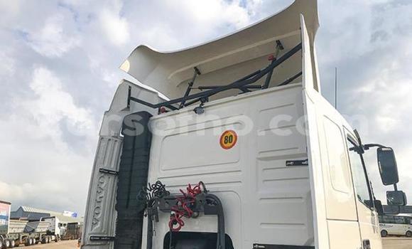 اشتري مستعمل Volvo 440 White سيارة في Maseru في Maseru اشتري مستعمل Volvo 440 White سيارة في Maseru في Maseru